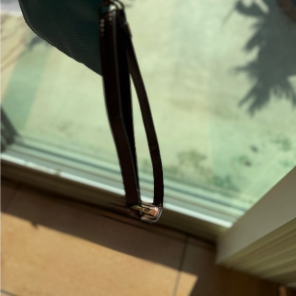 Turquoise Chala Crossbody Bag with Otter & Baby Design - Picture 8 of 10